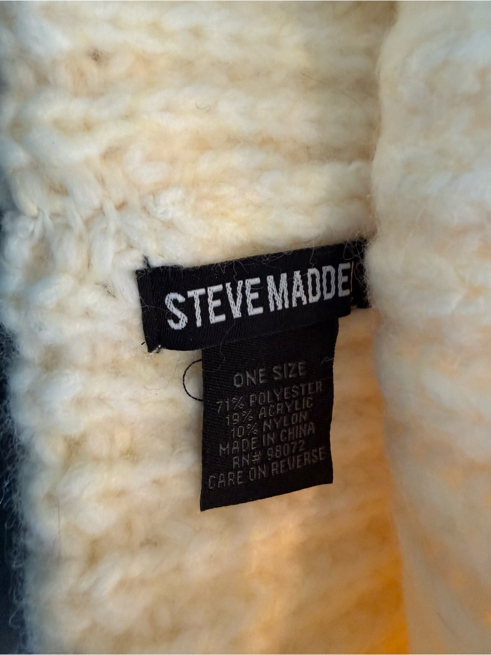 Steve Madden Cozy Knit Beanie & Colorblock Scarf Gift Set | NIB - Picture 8 of 8
